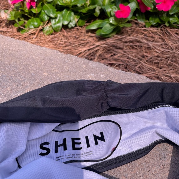 NEW SHEIN TWO PIECE - Picture 7 of 8